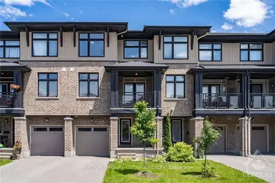 Att/Row/Townhouse in Blossom Park - Airport and Area