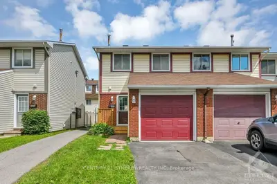 Condo Townhouse in Blackburn Hamlet