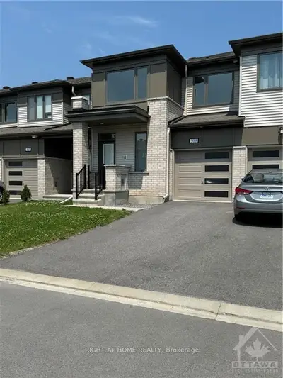 Att/Row/Townhouse in Orleans - Cumberland and Area
