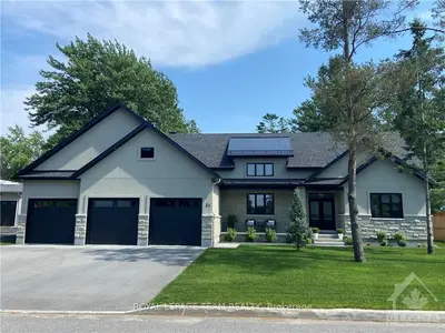 Detached in Stittsville - Munster - Richmond