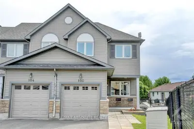 Att/Row/Townhouse in Clarence-Rockland