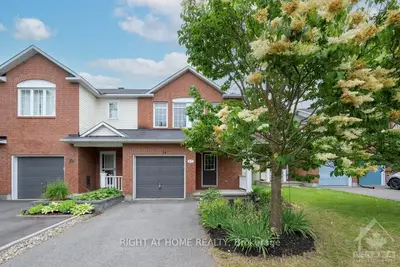 Att/Row/Townhouse in Kanata