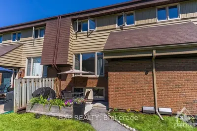 Condo Townhouse in Parkway Park - Queensway Terrace S and Area