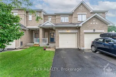 Att/Row/Townhouse in Kanata