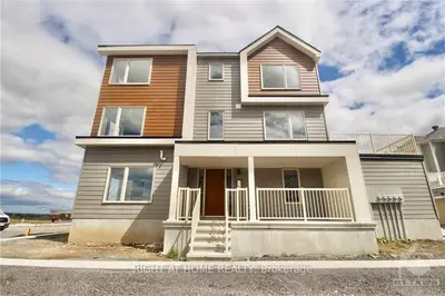 Att/Row/Townhouse in Stittsville - Munster - Richmond