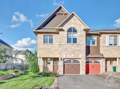 Att/Row/Townhouse in Orleans - Convent Glen and Area