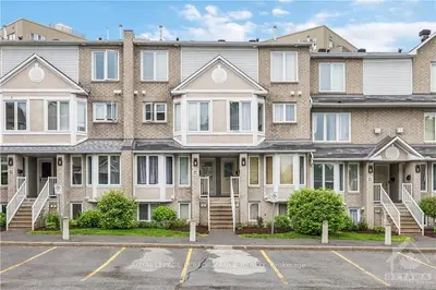 Condo Apartment in Beacon Hill North - South and Area