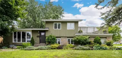 Detached in Meadowlands - Crestview and Area