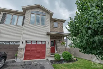 Att/Row/Townhouse in Orleans - Cumberland and Area
