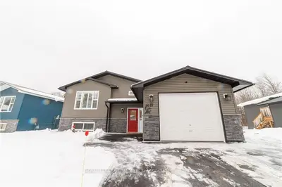 19 Munro Street, Laurentian Hills, On K0j 1p0