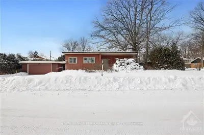 2021 Woodcrest Road, Alta Vista And Area, On K1h 6j1