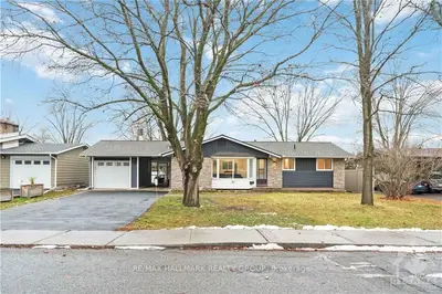 37 VIRGIL Road B, Bells Corners and South to Fallowfield, ON K2H 6B6