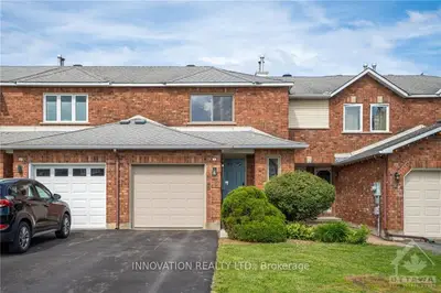 Att/Row/Townhouse in Kanata