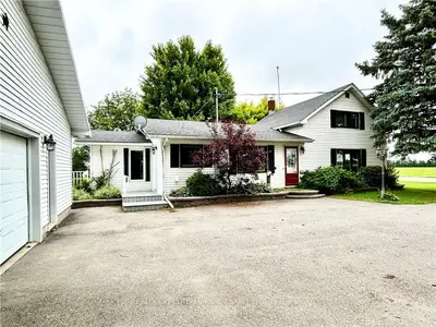 Detached in South Dundas