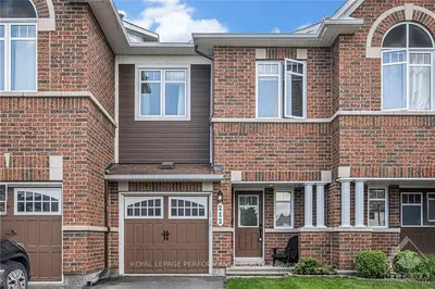 Att/Row/Townhouse in Orleans - Cumberland and Area