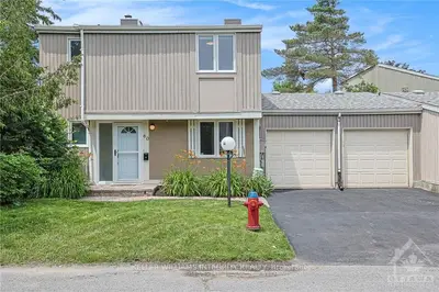 Condo Townhouse in Kanata