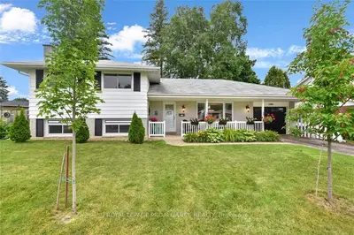 Detached in Brockville