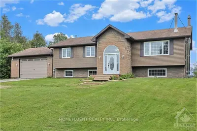 Detached in Beckwith