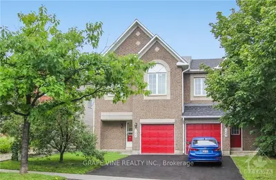 Att/Row/Townhouse in Kanata