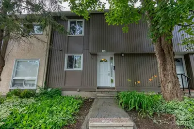 Condo Townhouse in Beacon Hill North - South and Area