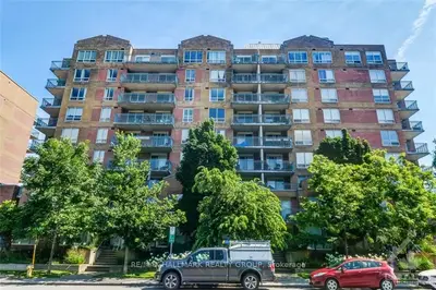 Condo Apartment in Tunneys Pasture and Ottawa West