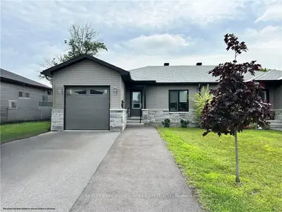Semi-Detached in North Dundas