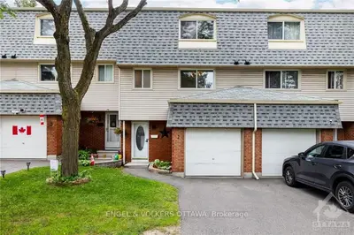 Condo Townhouse in Elmvale Acres and Area