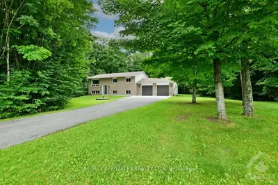 Detached in Beckwith