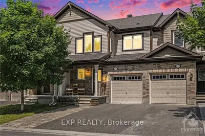Att/Row/Townhouse in Kanata