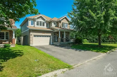 Detached in Blossom Park - Airport and Area
