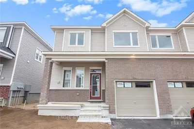 Att/Row/Townhouse in Orleans - Convent Glen and Area