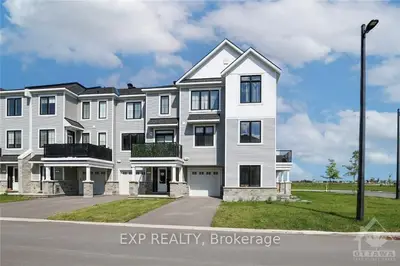 Att/Row/Townhouse in Stittsville - Munster - Richmond
