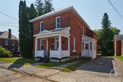 Detached in Pembroke