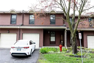 24 Arnold Drive C, Bells Corners And South To Fallowfield, On K2h 6v9