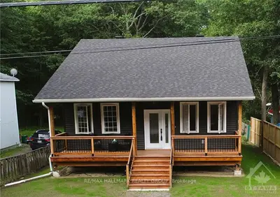 Detached in Constance Bay - Dunrobin - Kilmaurs - Woodlawn