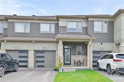 Att/Row/Townhouse in Stittsville - Munster - Richmond