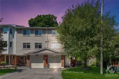 Condo Townhouse in Orleans - Convent Glen and Area