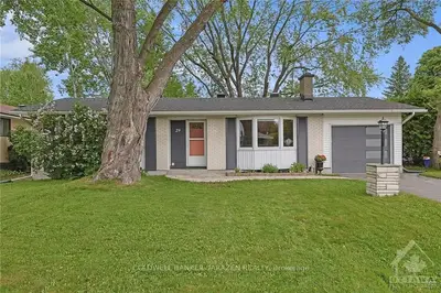 29 Hillview Road, Crystal Bay - Rocky Point - Bayshore, On K2h 5g6