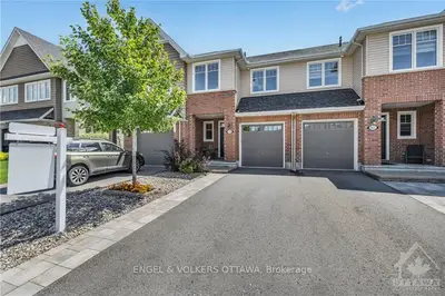 Att/Row/Townhouse in Orleans - Cumberland and Area