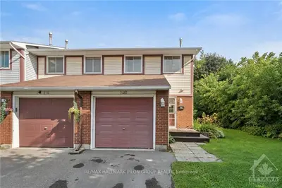 Condo Townhouse in Blackburn Hamlet