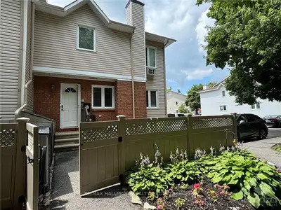 Condo Townhouse in Stittsville - Munster - Richmond