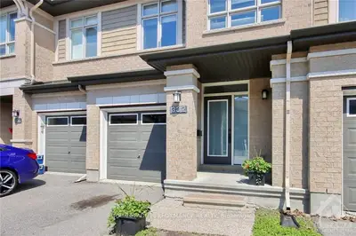 Att/Row/Townhouse in Orleans - Convent Glen and Area