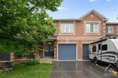 Att/Row/Townhouse in Orleans - Cumberland and Area