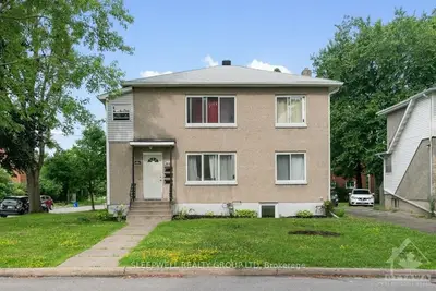 Triplex in Billings Bridge - Riverside Park and Area