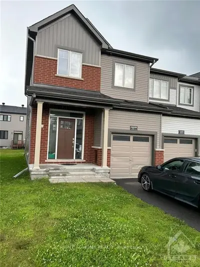 Att/Row/Townhouse in Kanata