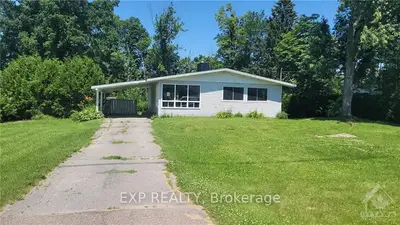Detached in McNab/Braeside