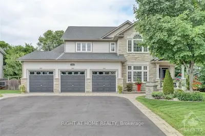 Detached in Stittsville - Munster - Richmond