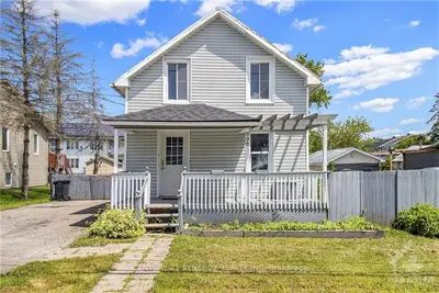 Detached in Casselman