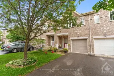 Att/Row/Townhouse in Kanata