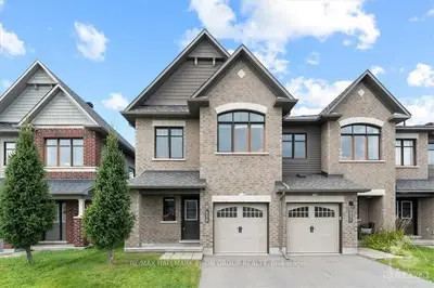 Att/Row/Townhouse in Orleans - Convent Glen and Area